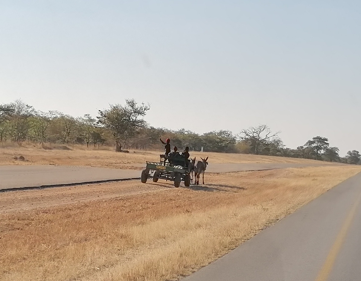 Die alte Straße und ein dazu passendes Beförderungsmittel.