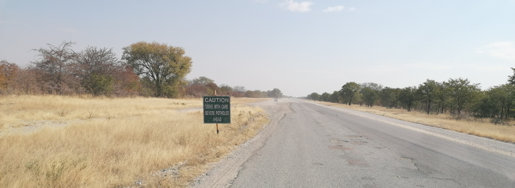Schlaglöcher, sogar mit Ankündigung.