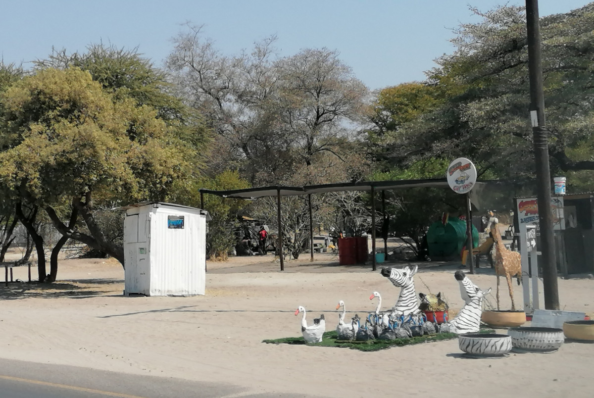 Afrikanische Autowaschanlage.