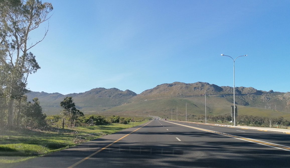 Blick von Somerset West auf die Hottentots-Holland Bergkette.
