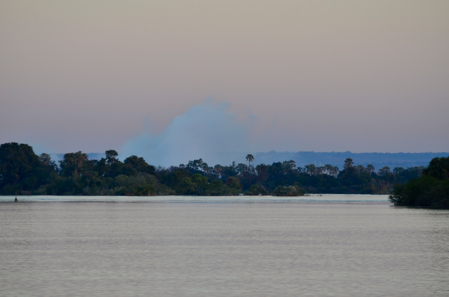 Victoria Fälle vom Oberlauf gesehen