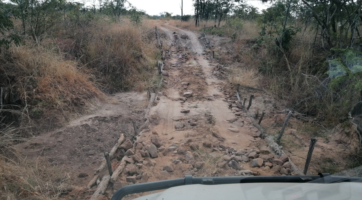 Ausgetrochneter Bachlauf.