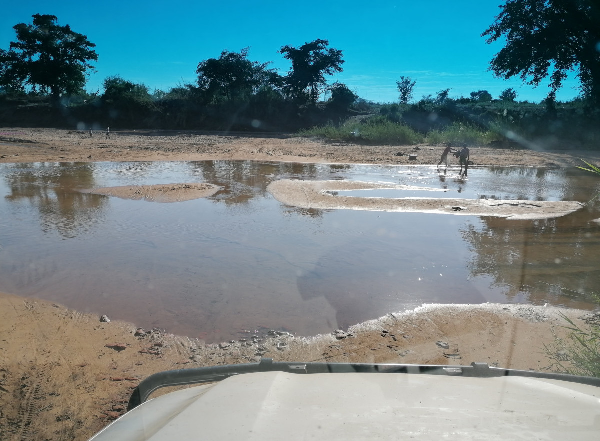 Bevorstehende Flussdurchquerung.