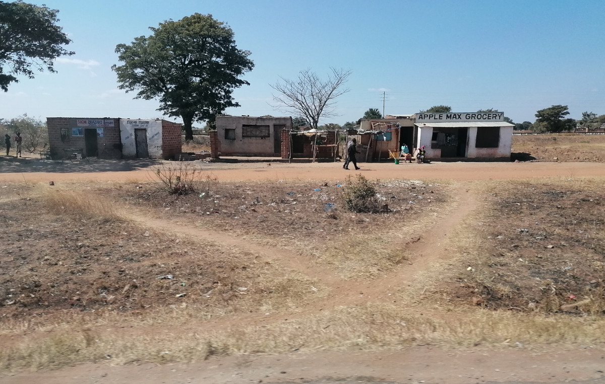 Kleine Ortschaften entlang der Strecke.