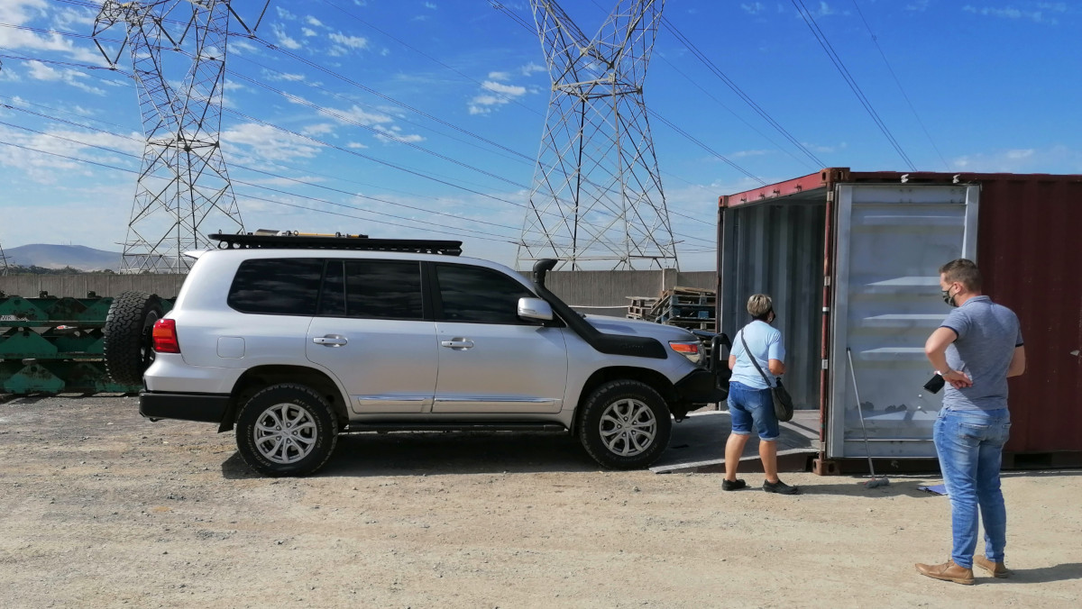 Alles ist für den Zoll vorbereitet. Aber der läßt sich Zeit ...