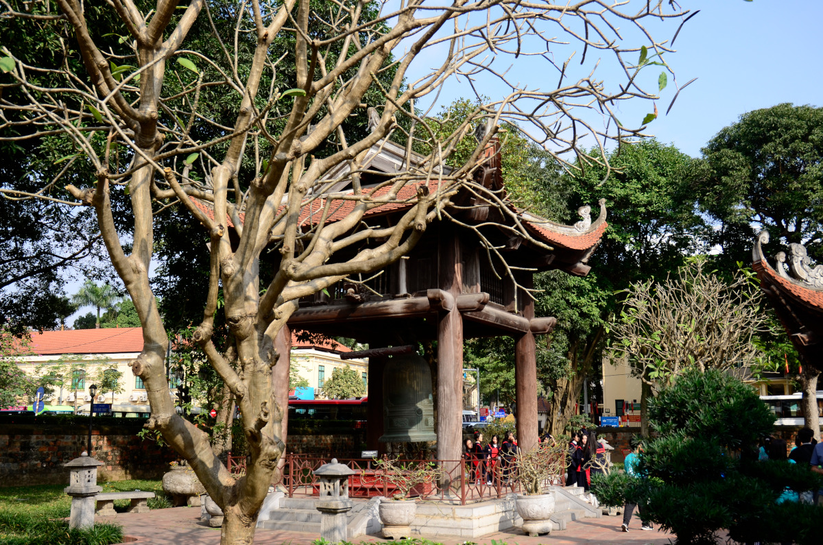 Pavillion mit der großen Glocke