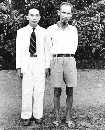 Võ Nguyên Giáp und Hồ Chí Minh (ca. 1942)