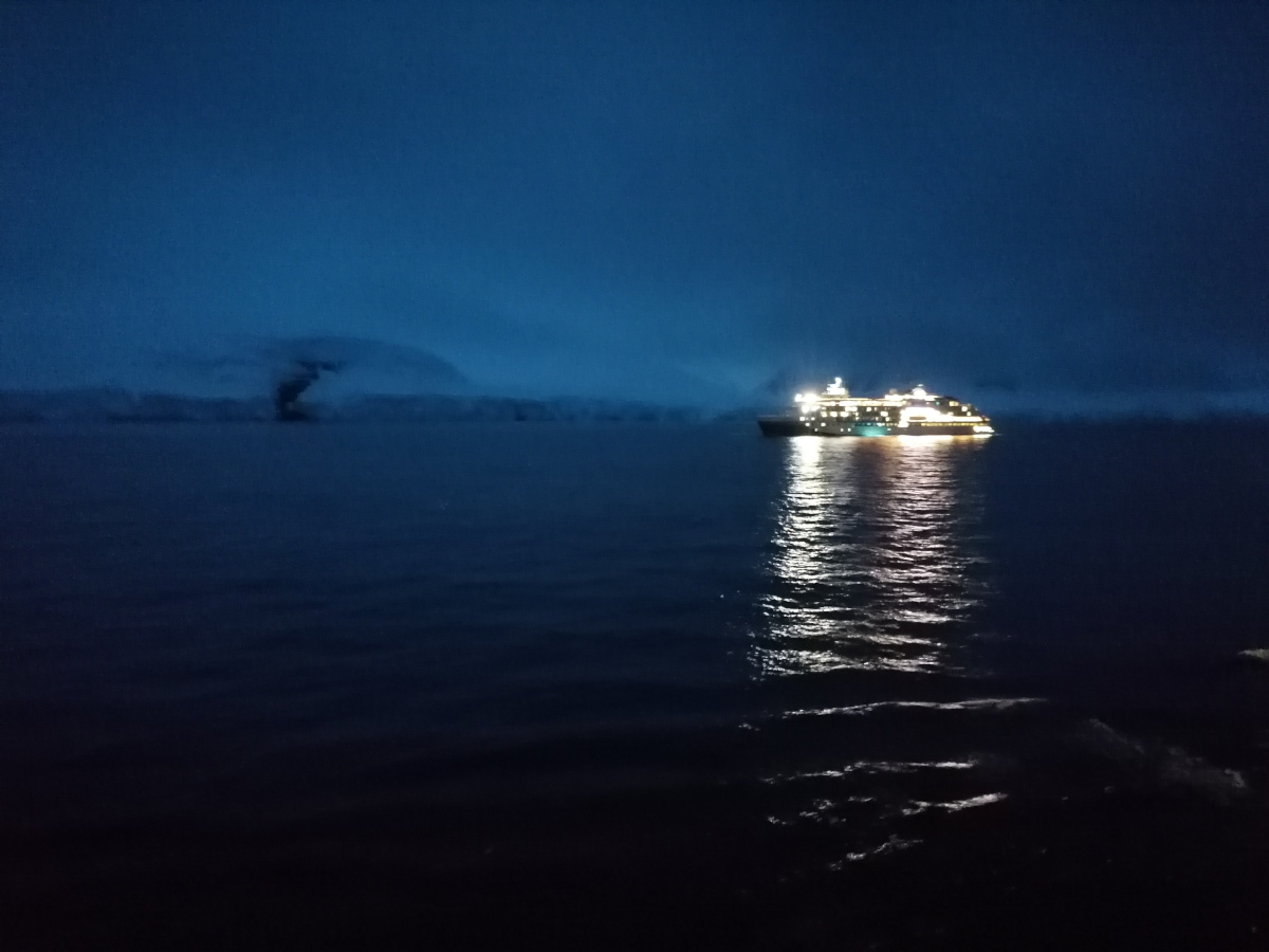 Unser Schwesterschiff auf dem Rückweg