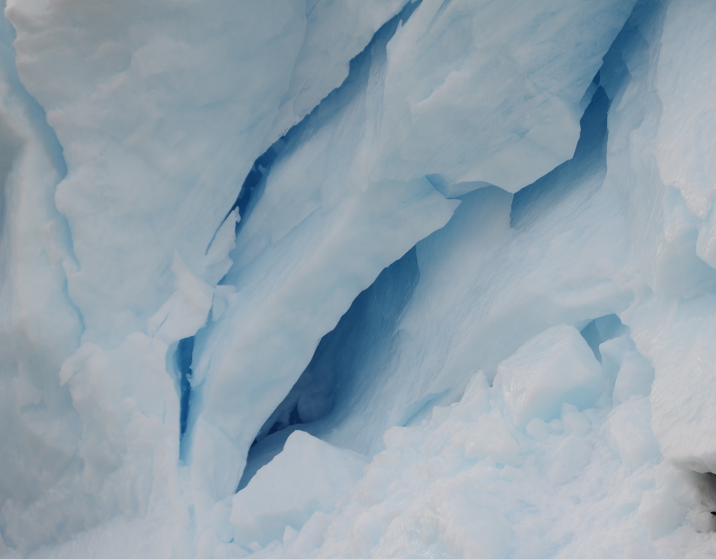 Spalten im Eis.